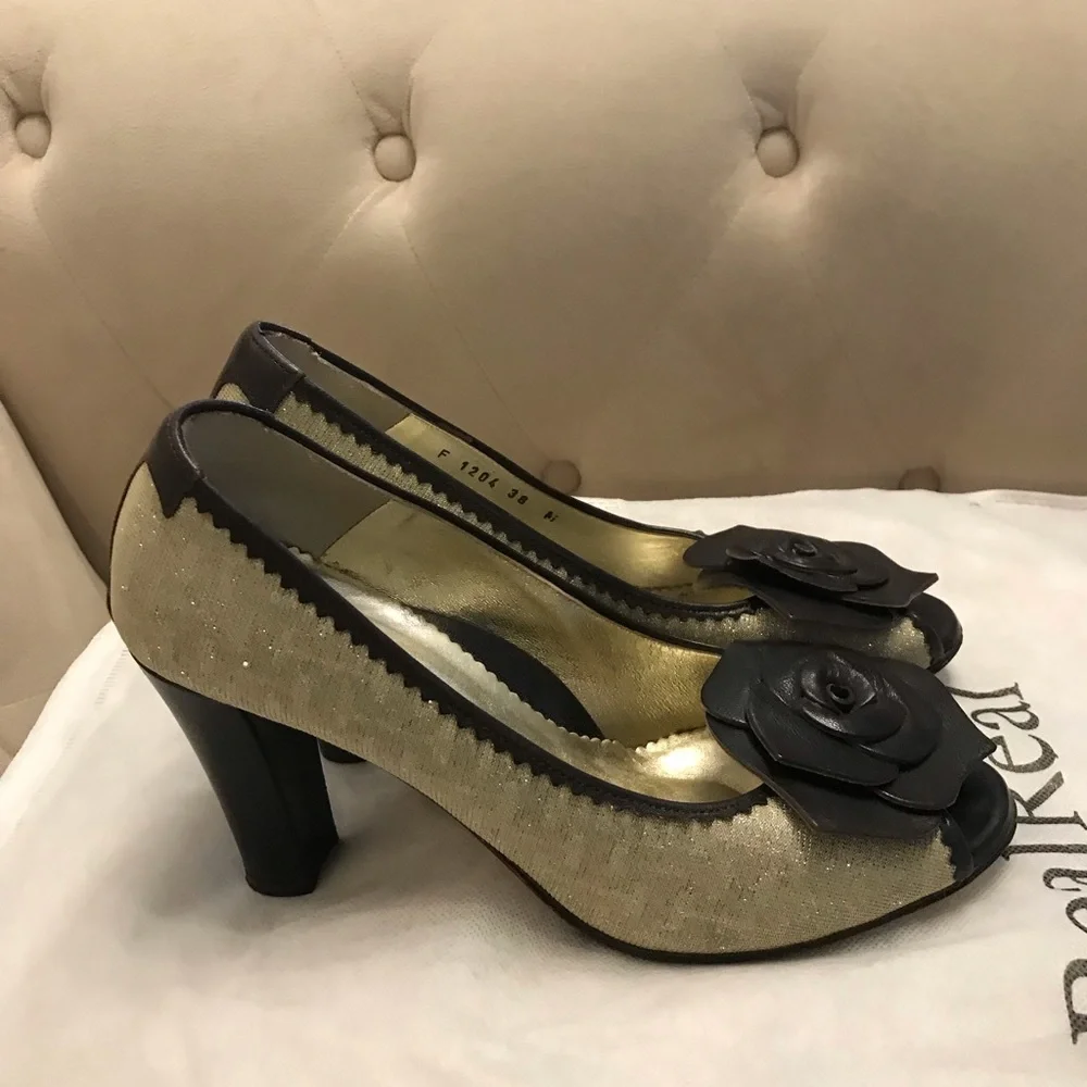 Taryn Rose shoes size 38 NEW
